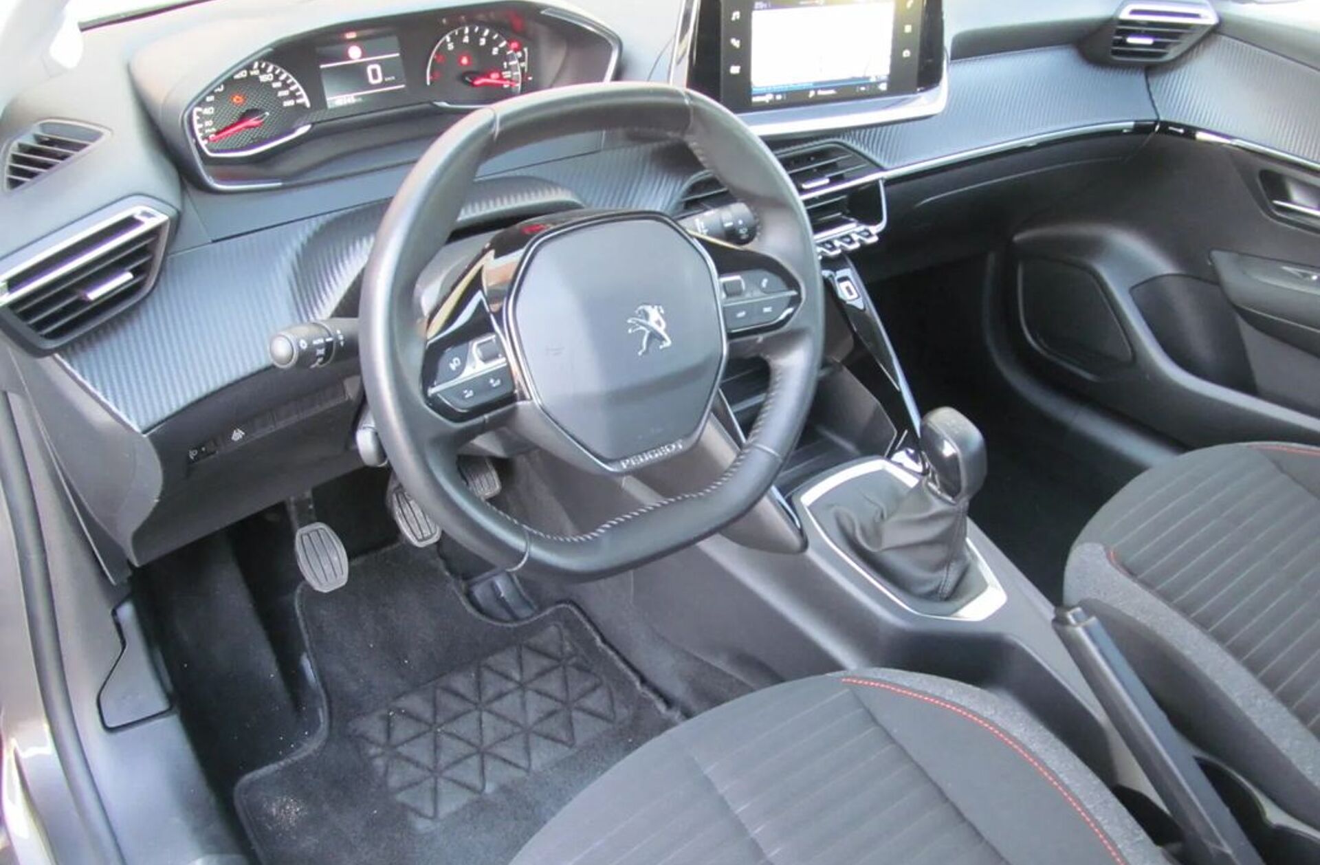 PEUGEOT 208 1.2 PureTech Active Pack