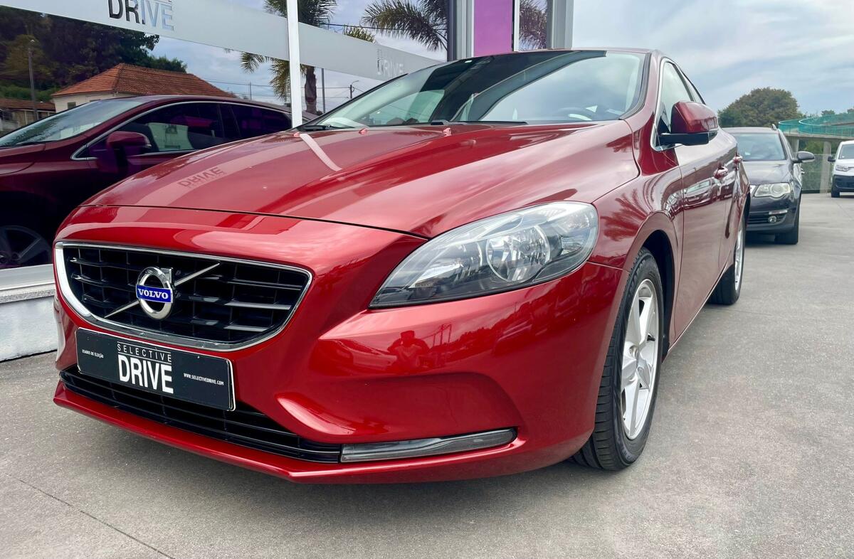 VOLVO V40 1.6 D2 Momentum