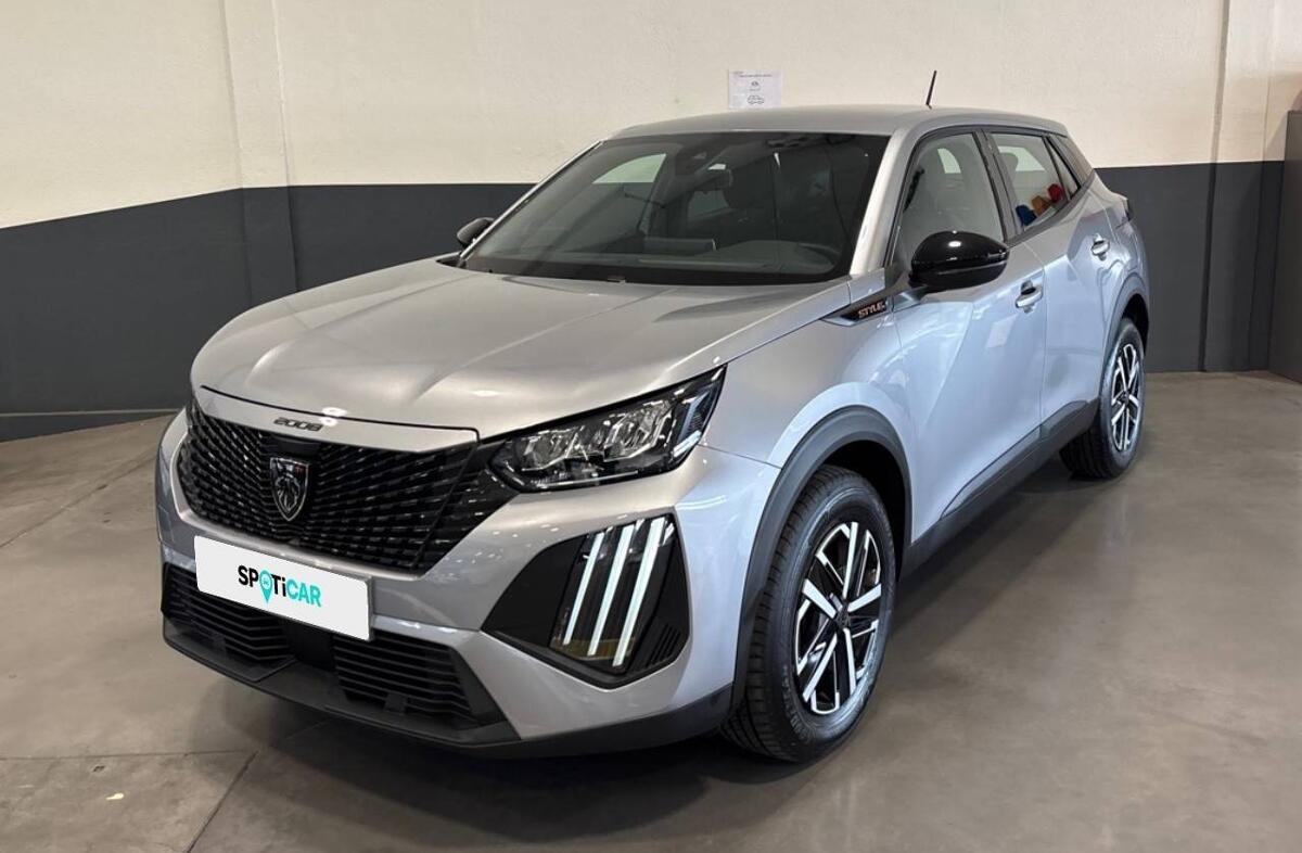 PEUGEOT 2008 1.2 PureTech Style
