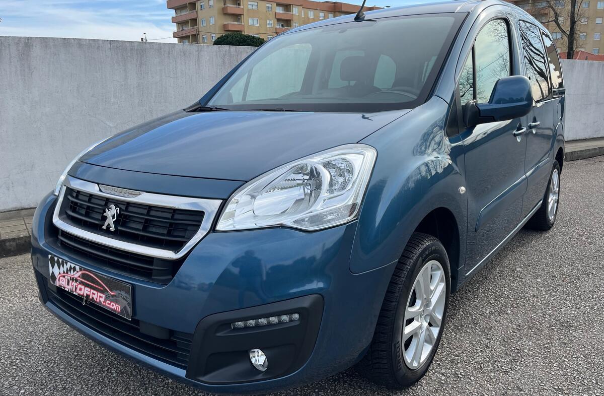 PEUGEOT Expert e- 75 kWh Premium Standard