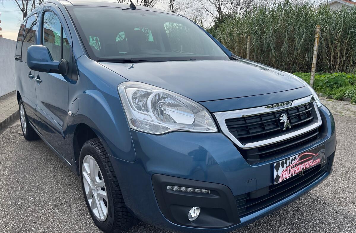 PEUGEOT Expert e- 75 kWh Premium Standard