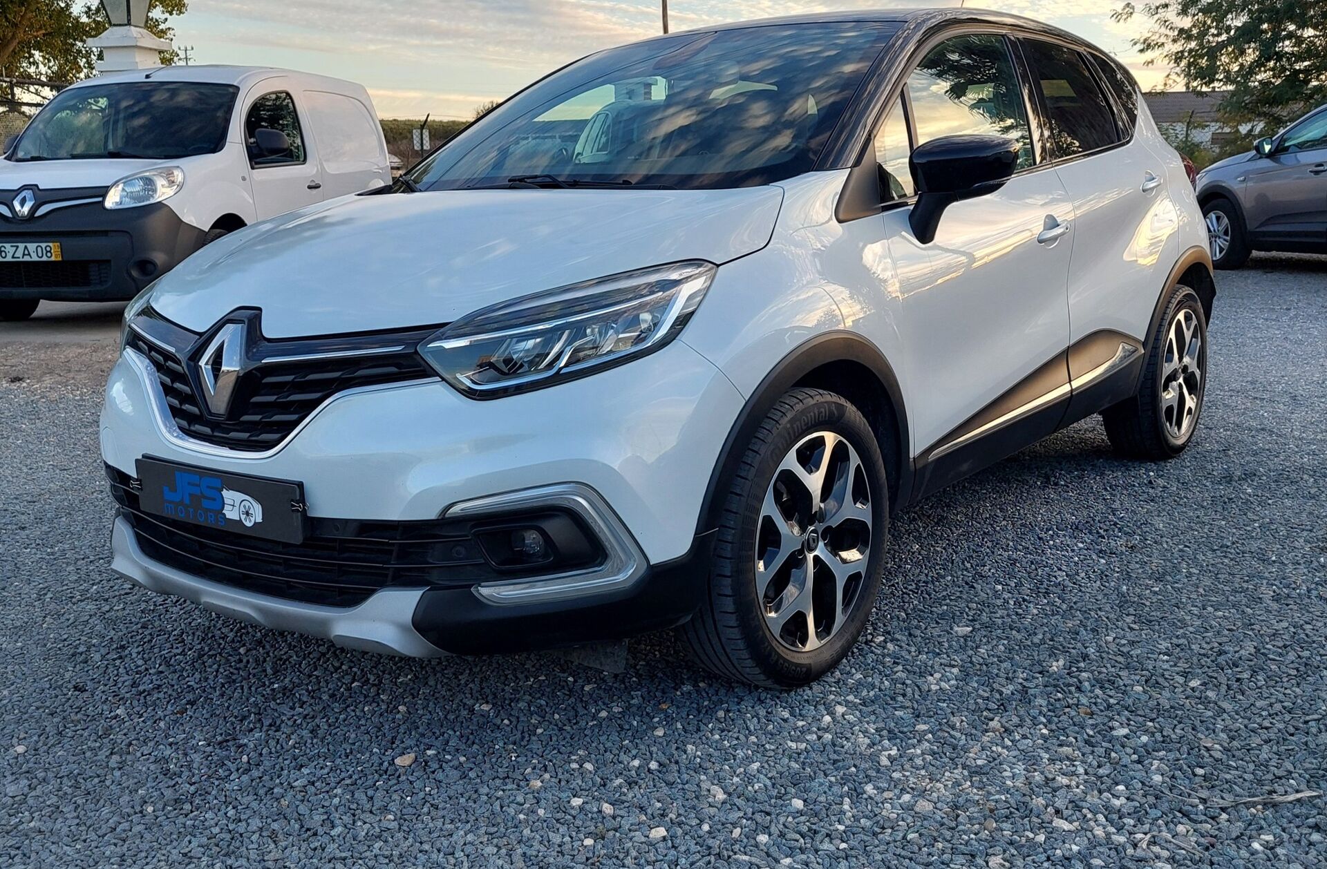 RENAULT Captur 1.3 TCe Exclusive