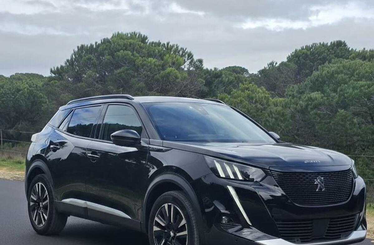 PEUGEOT 2008 e- 50 kWh GT