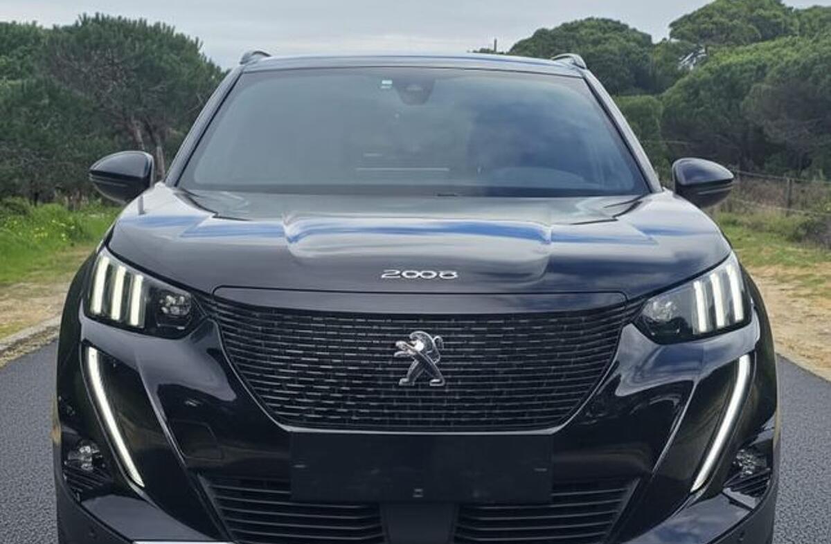 PEUGEOT 2008 e- 50 kWh GT