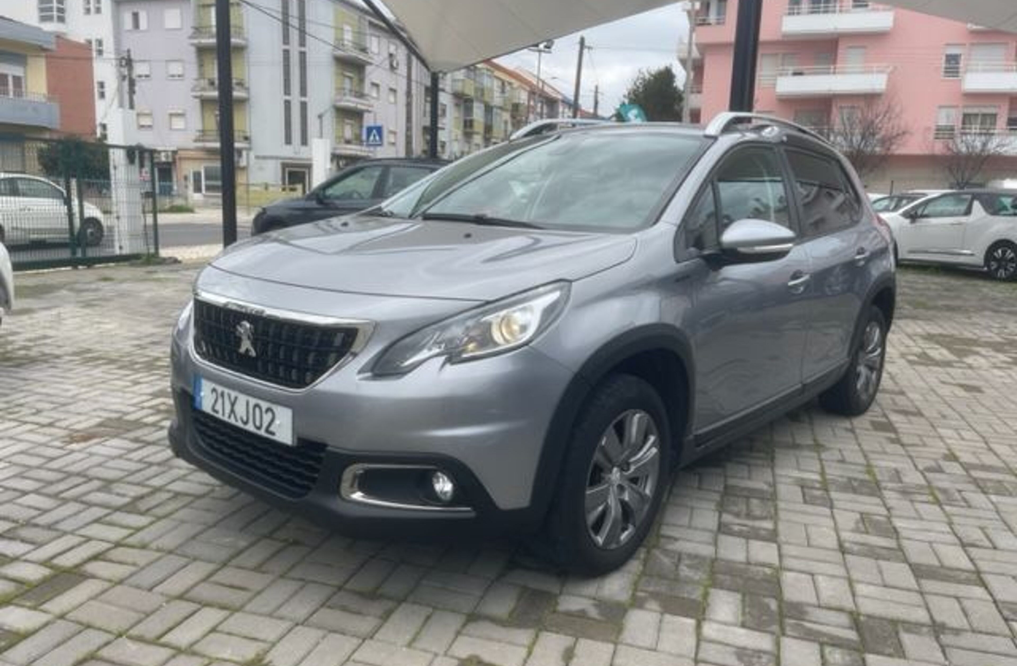 PEUGEOT 2008 1.2 PureTech Signature