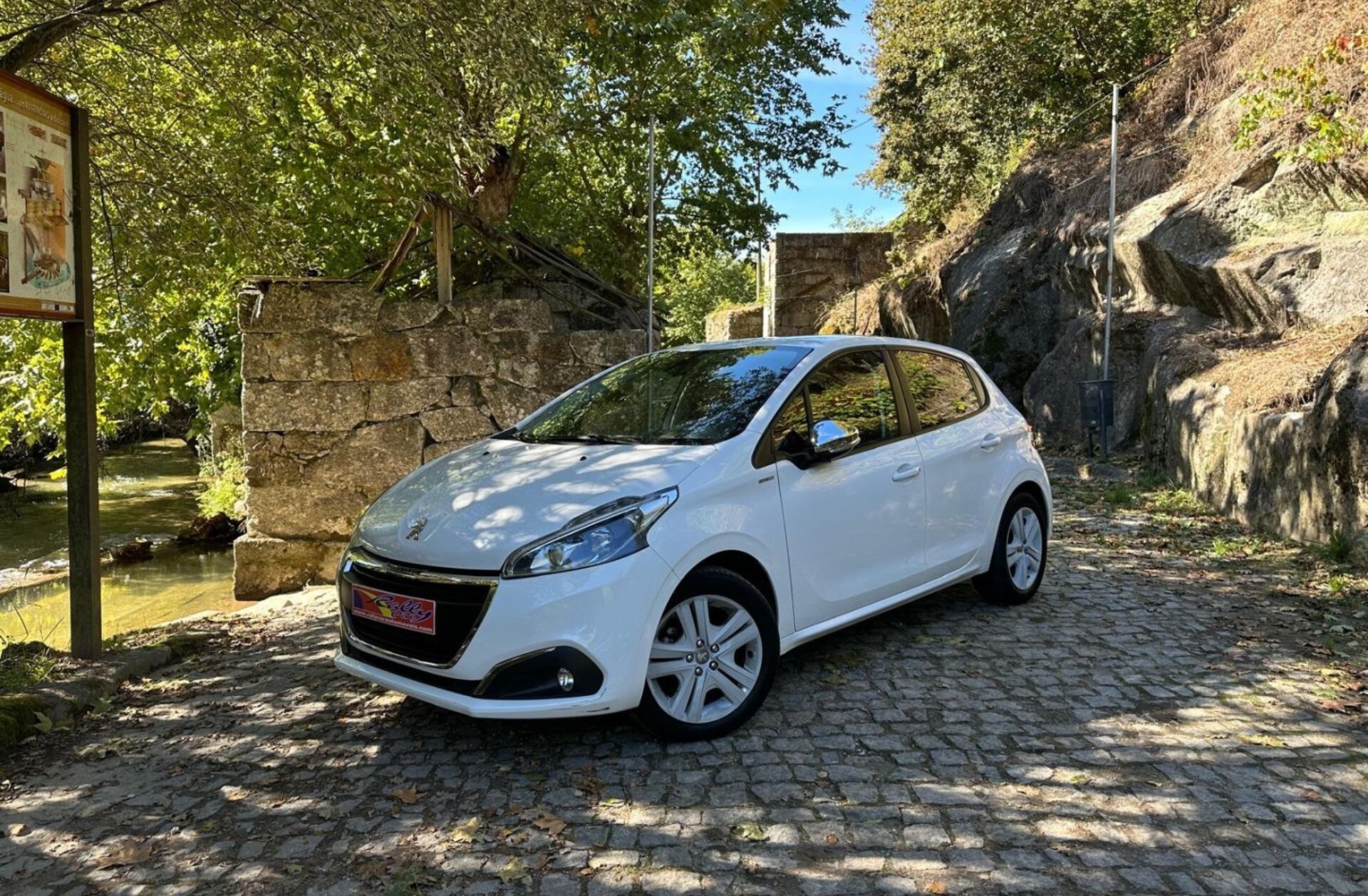 PEUGEOT 208 1.2 PureTech Style