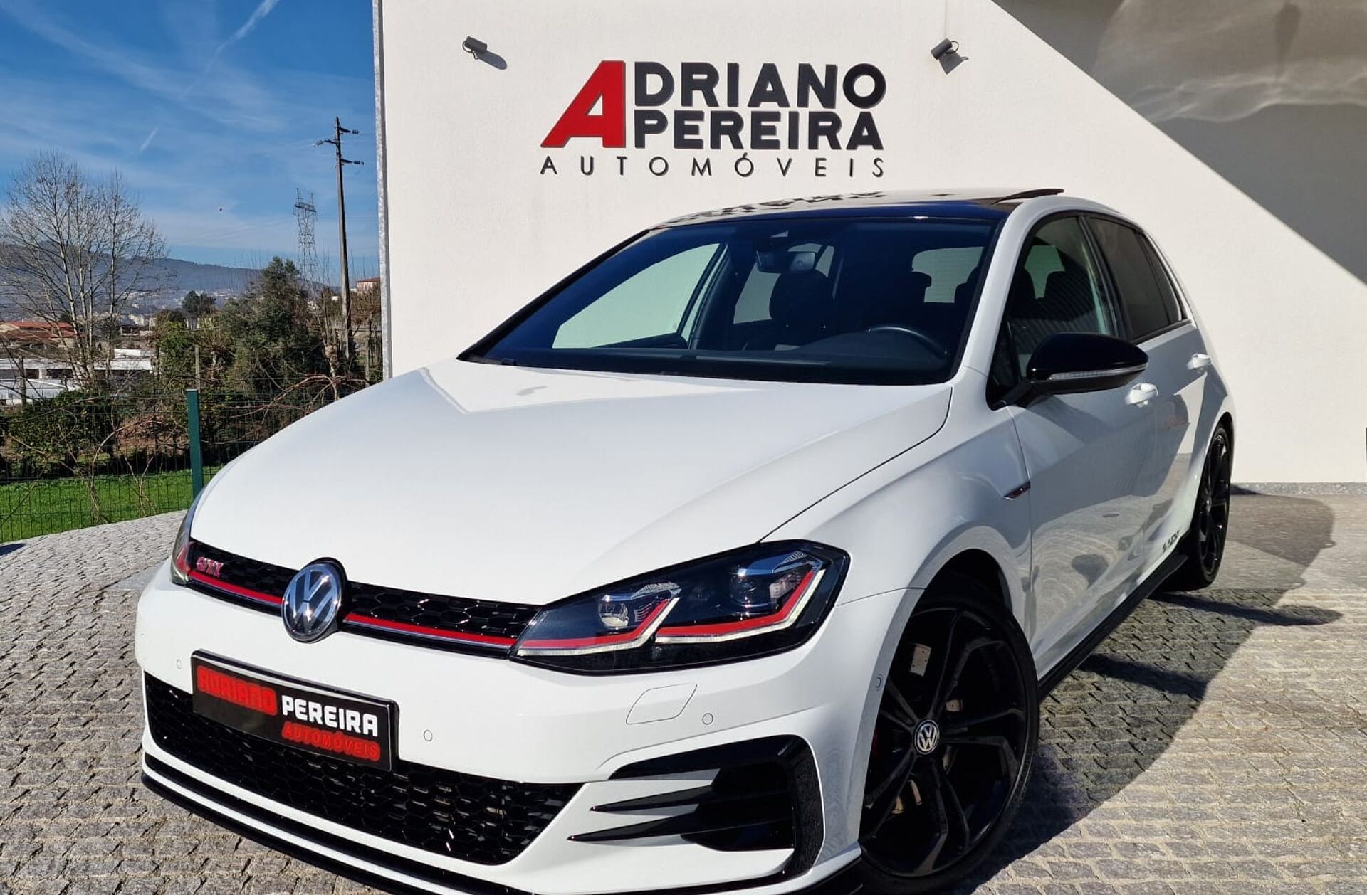 VOLKSWAGEN Golf 2.0 TSI TCR DSG