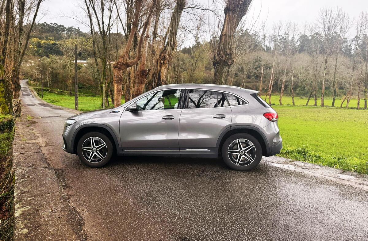 MERCEDES EQA 250 AMG Line