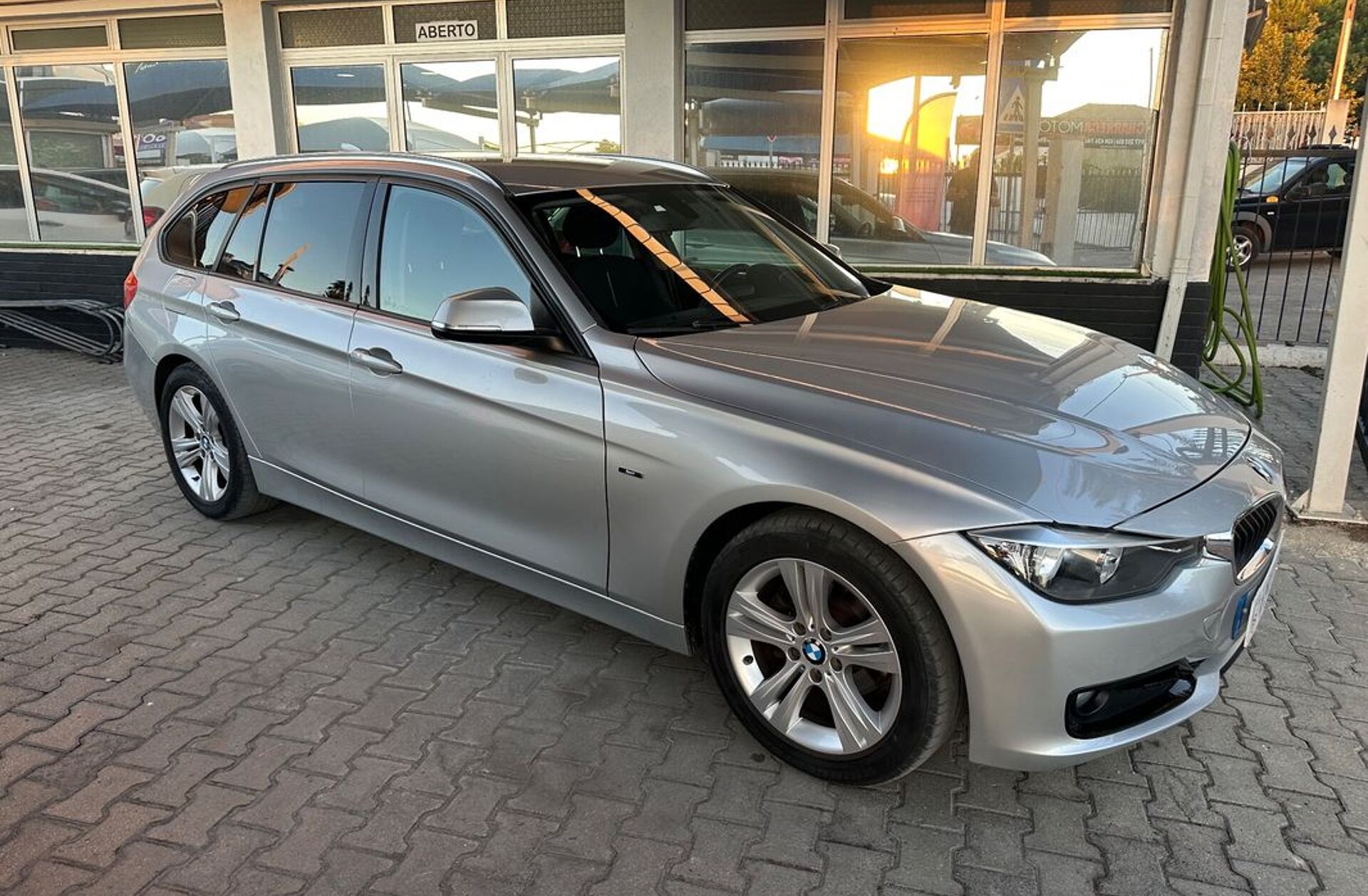 BMW Serie-3 318 d Touring Line Sport