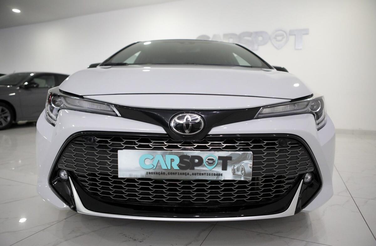 TOYOTA Corolla 2.0 Hybrid GR-Sport