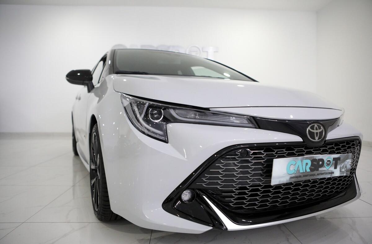 TOYOTA Corolla 2.0 Hybrid GR-Sport