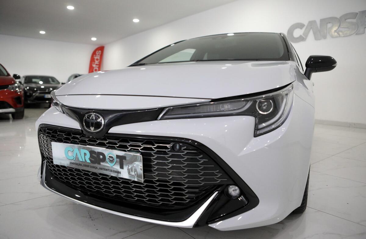 TOYOTA Corolla 2.0 Hybrid GR-Sport