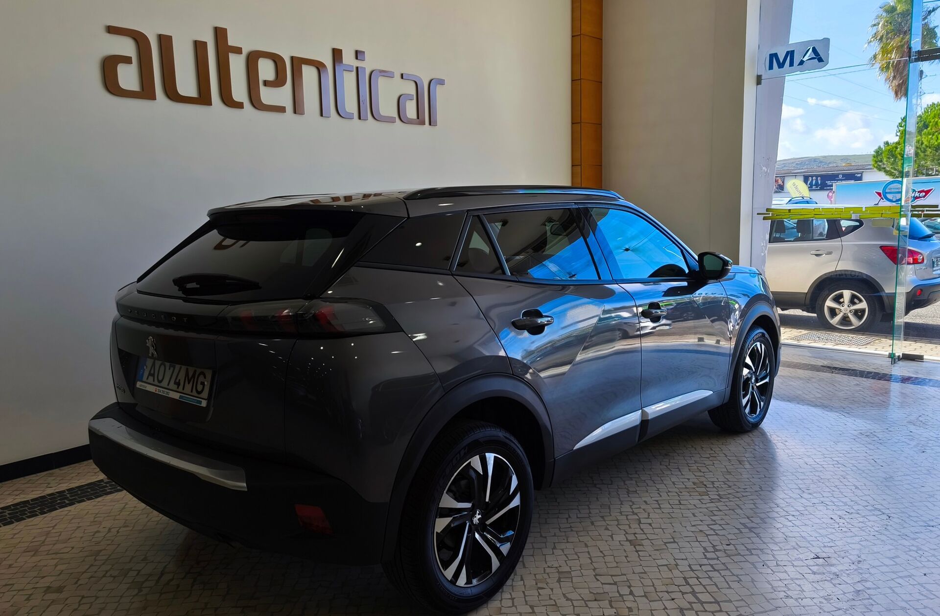 PEUGEOT 2008 1.2 PureTech Allure