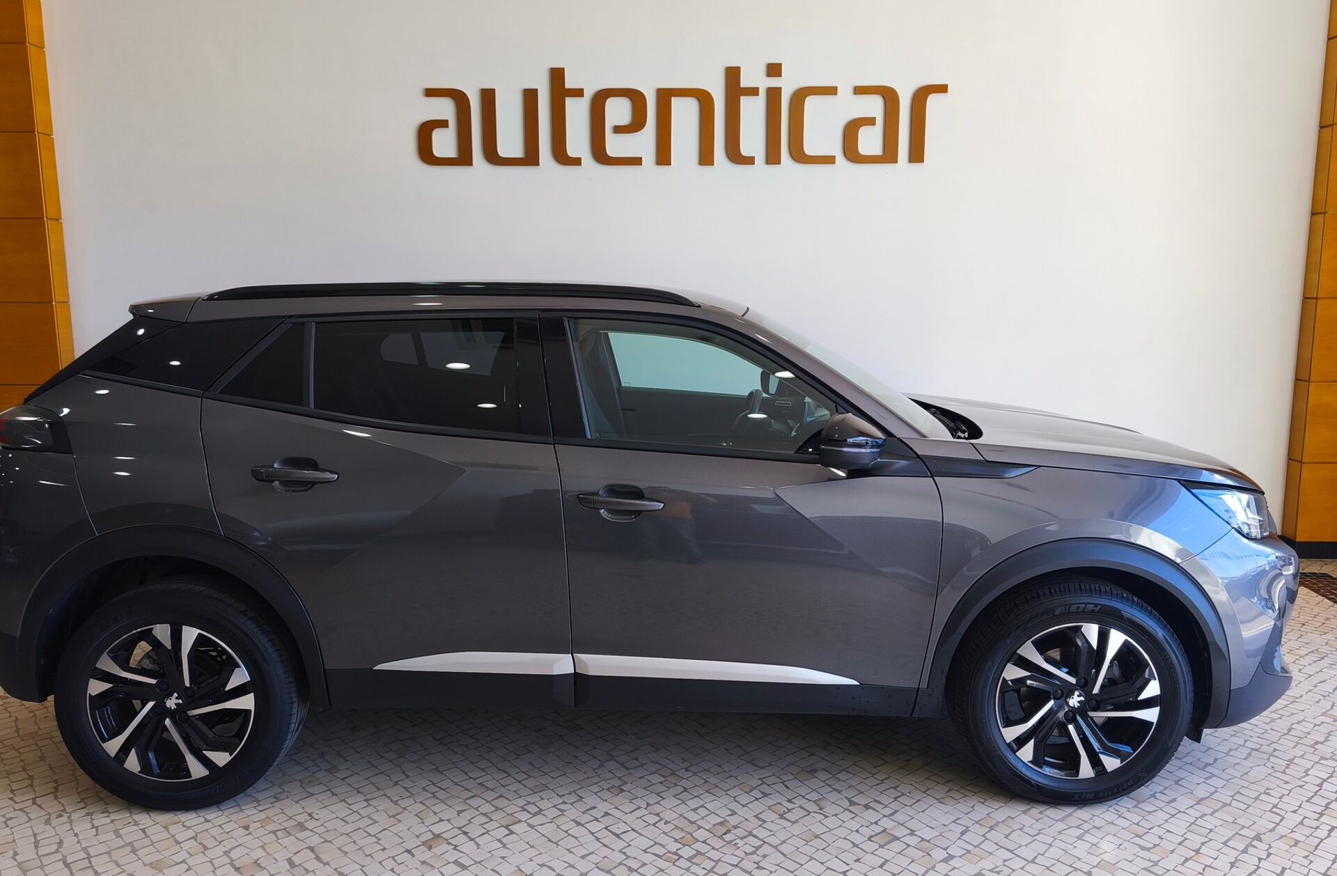 PEUGEOT 2008 1.2 PureTech Allure