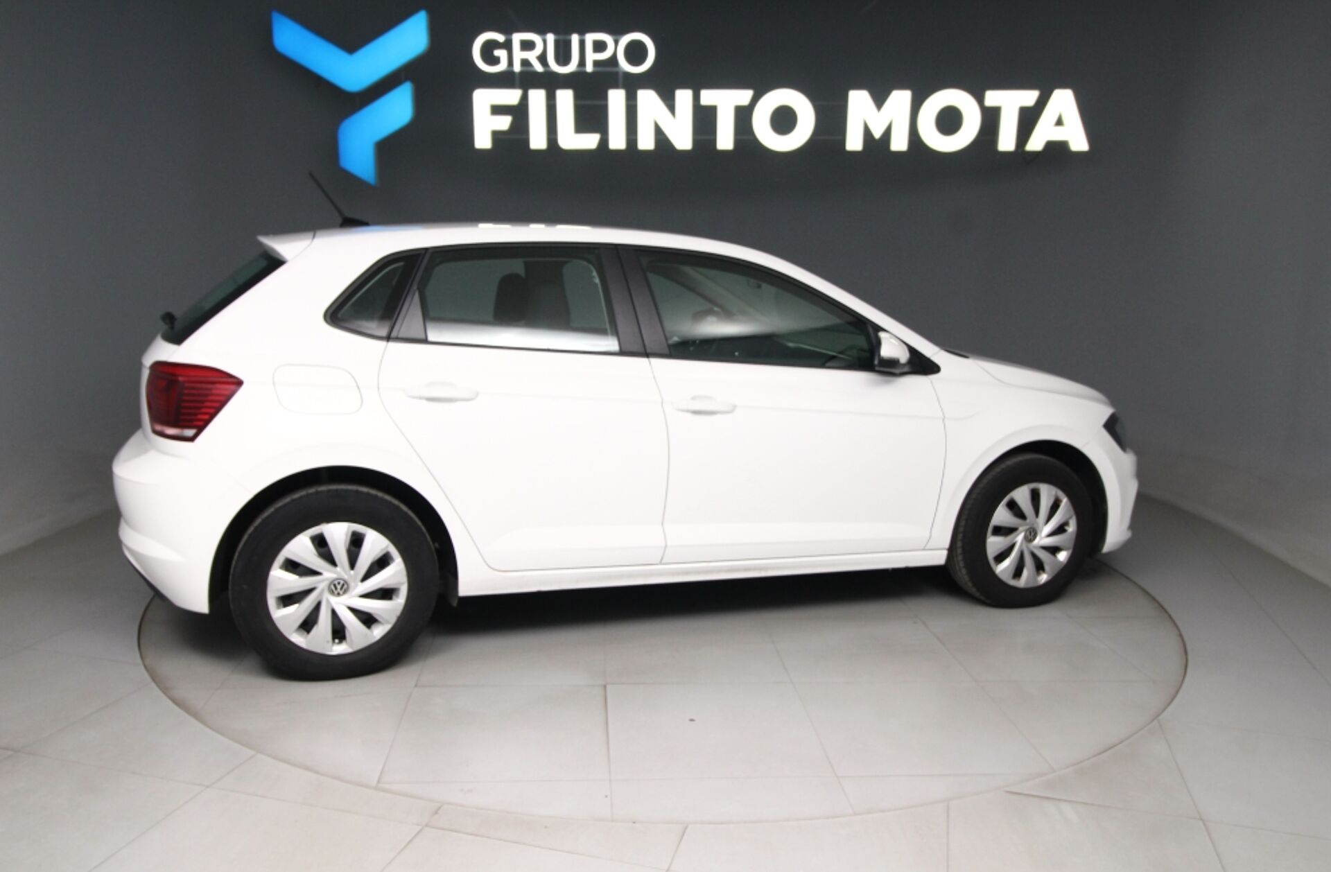 VOLKSWAGEN Polo 1.0 Confortline