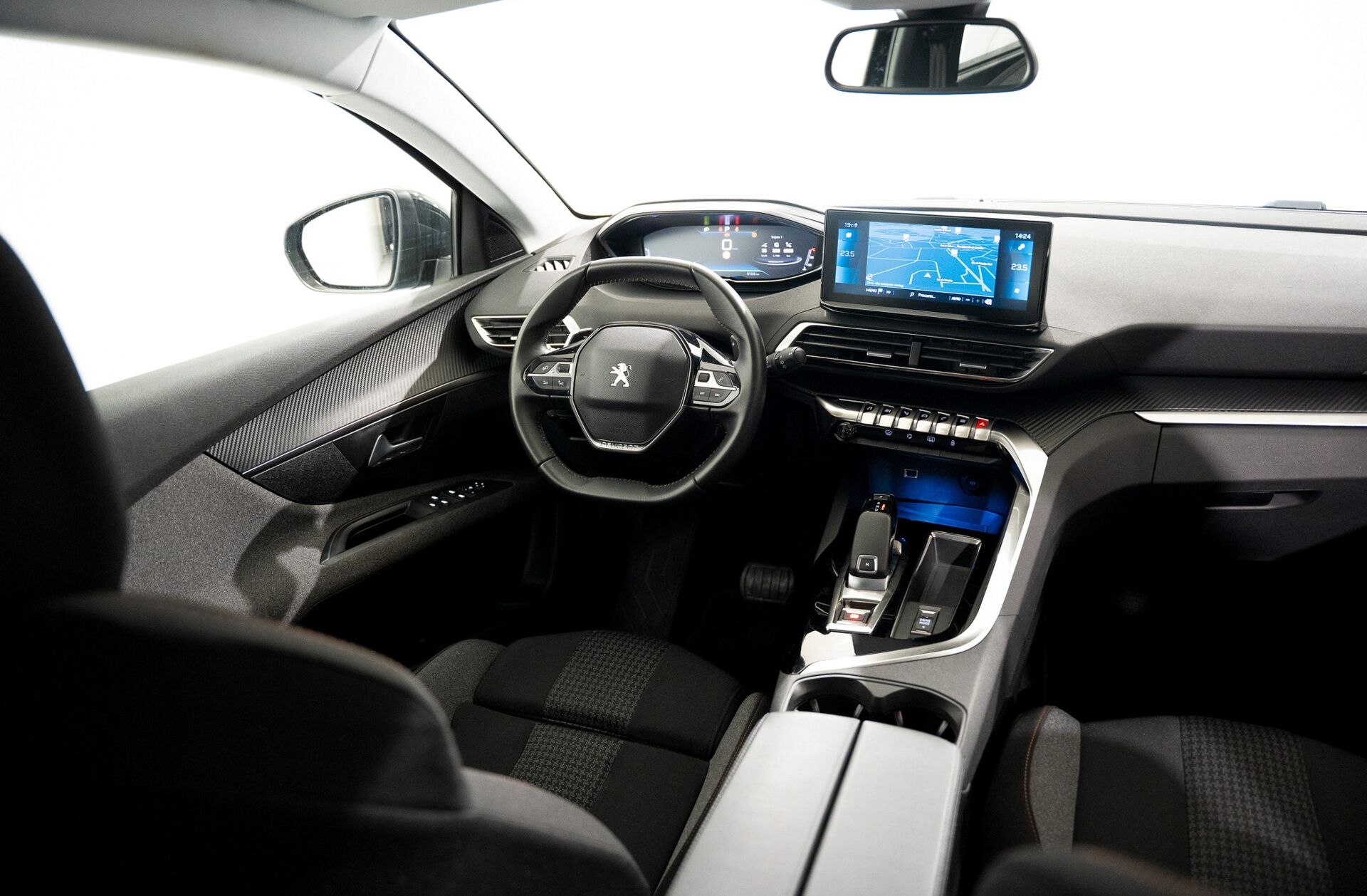 PEUGEOT 5008 1.2 PureTech Allure EAT8