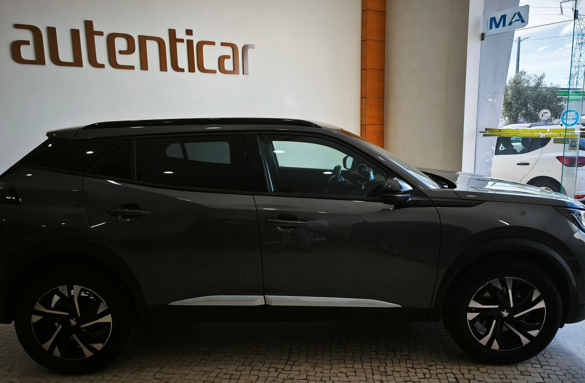 PEUGEOT 2008 1.2 PureTech Allure