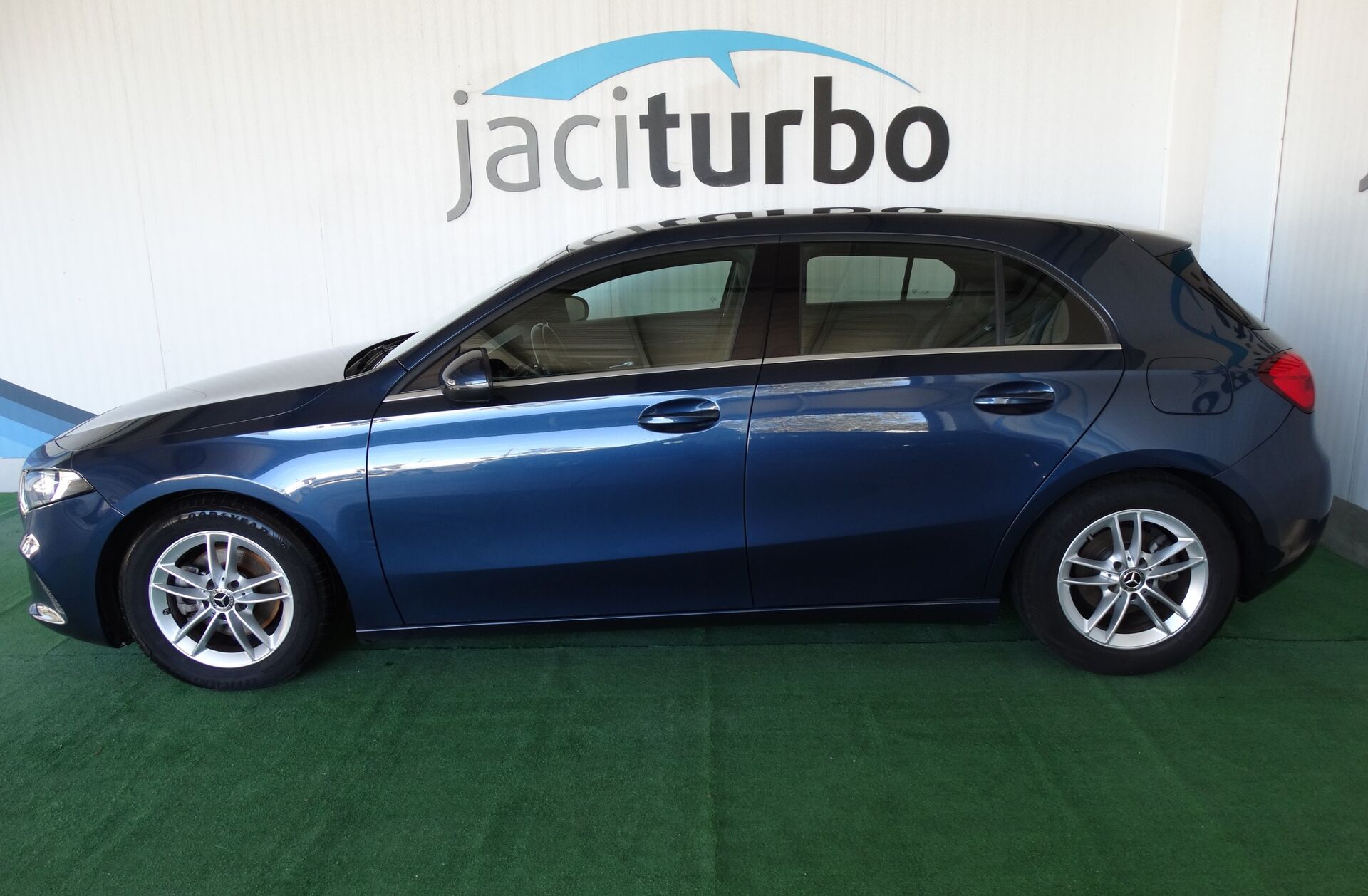 MERCEDES Classe A A 180 d Business Solutions