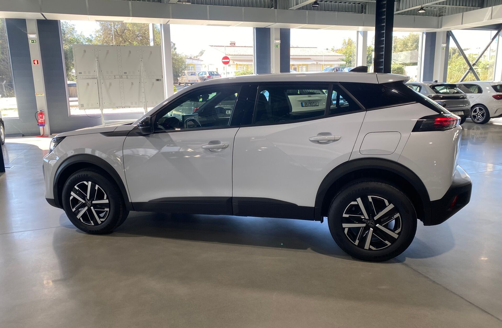 PEUGEOT 2008 1.2 PureTech Active