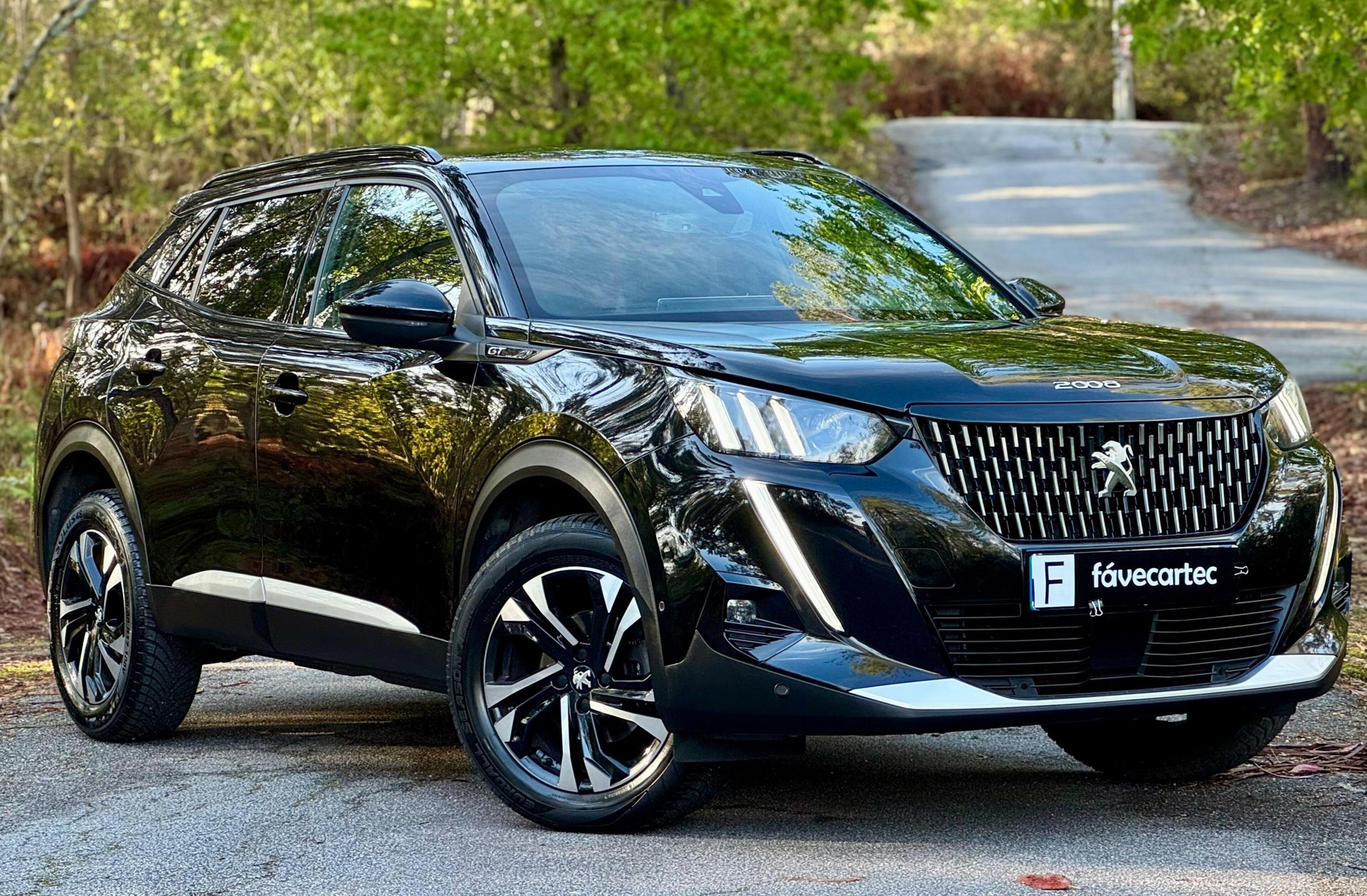 PEUGEOT 2008 1.2 PureTech GT