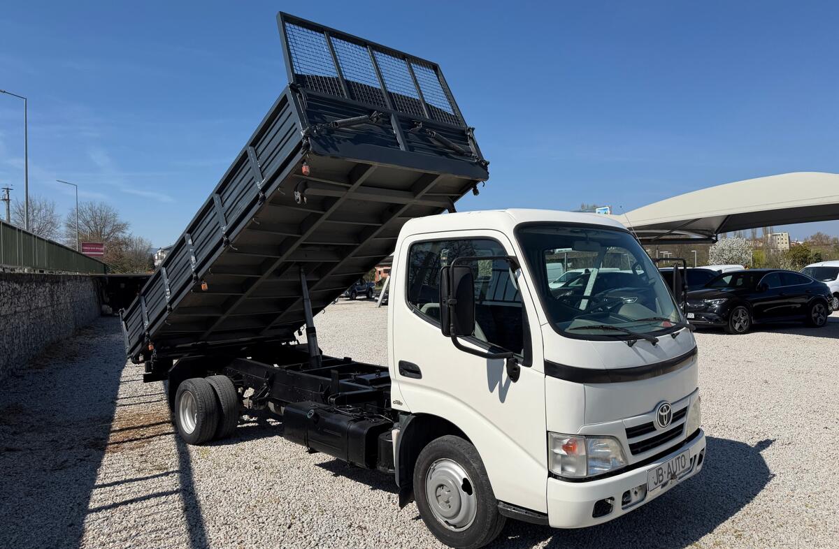 TOYOTA Dyna M CT 35.33