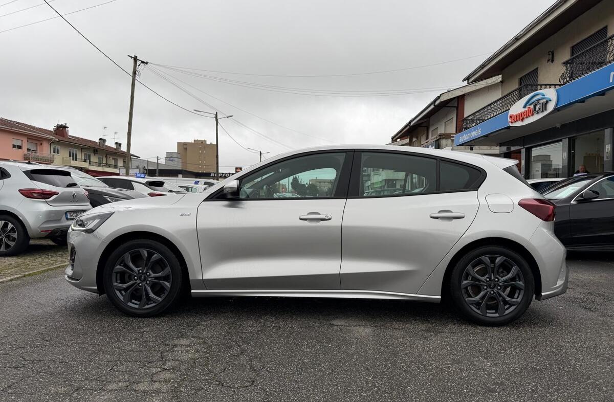 FORD Focus 1.0 EcoBoost MHEV ST-Line