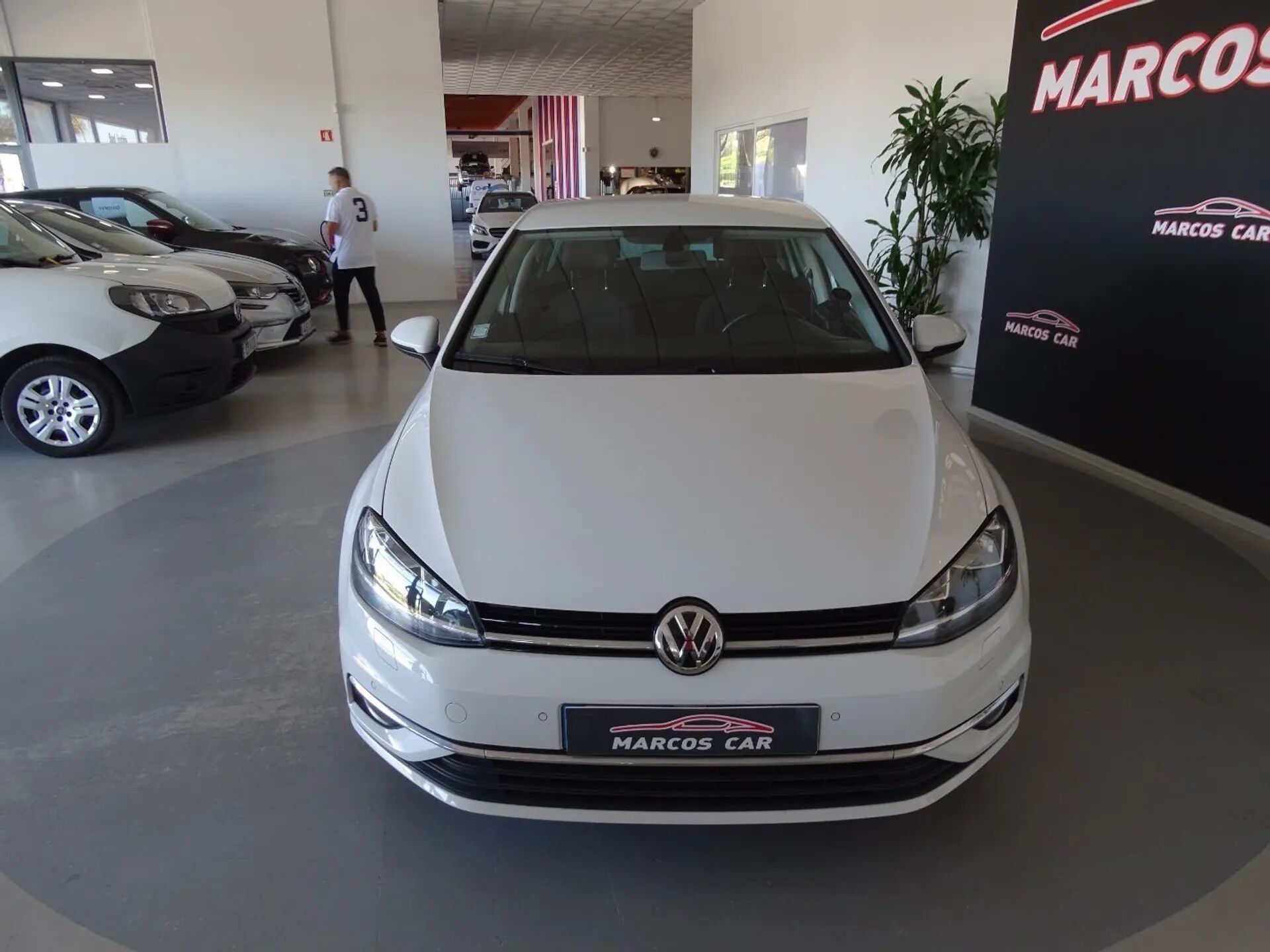 Volkswagen Golf 1.6 TDi Confortline por 18 700 € Marcoscar SA | Setúbal