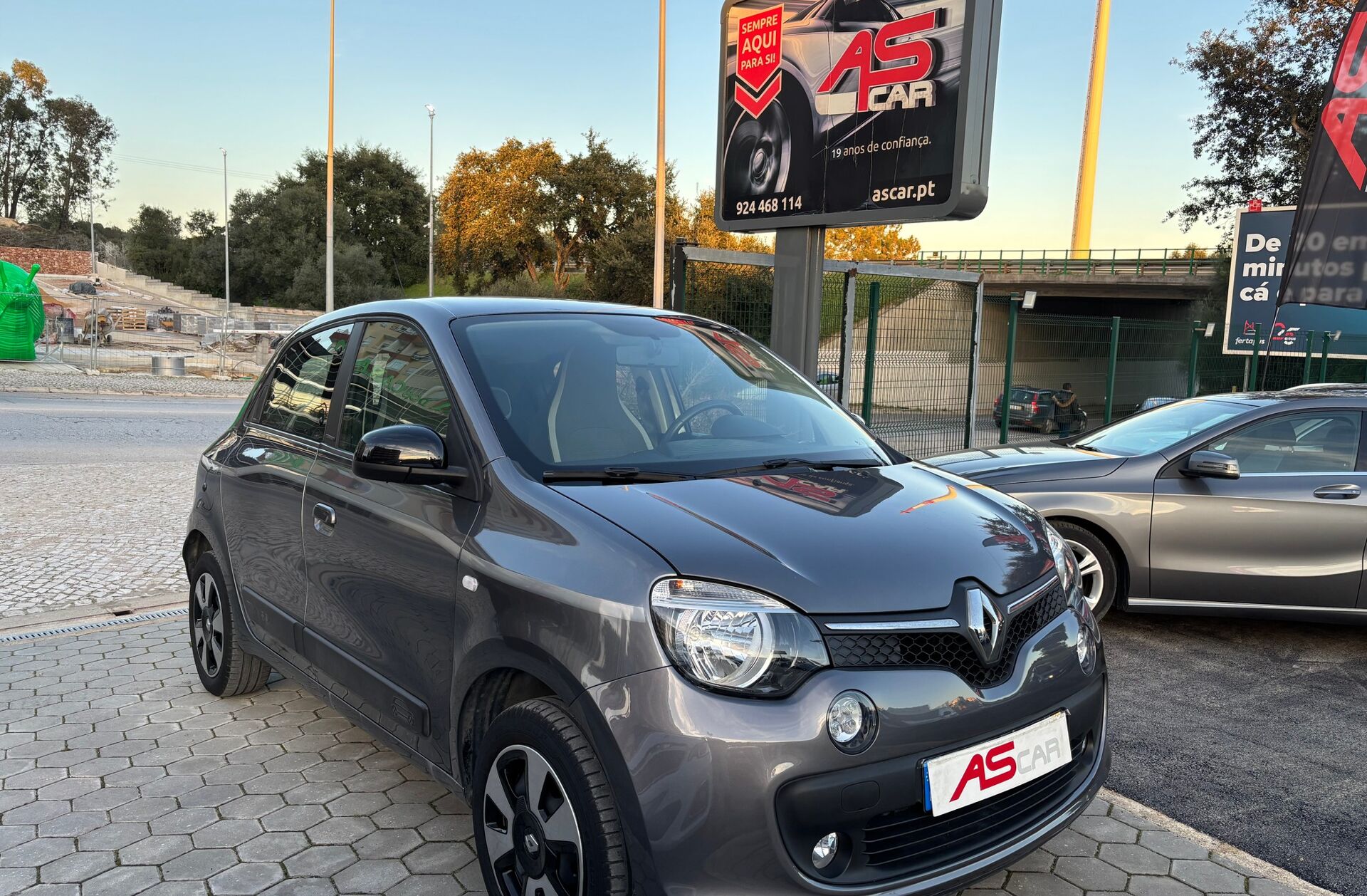 RENAULT Twingo 1.0 SCe Limited