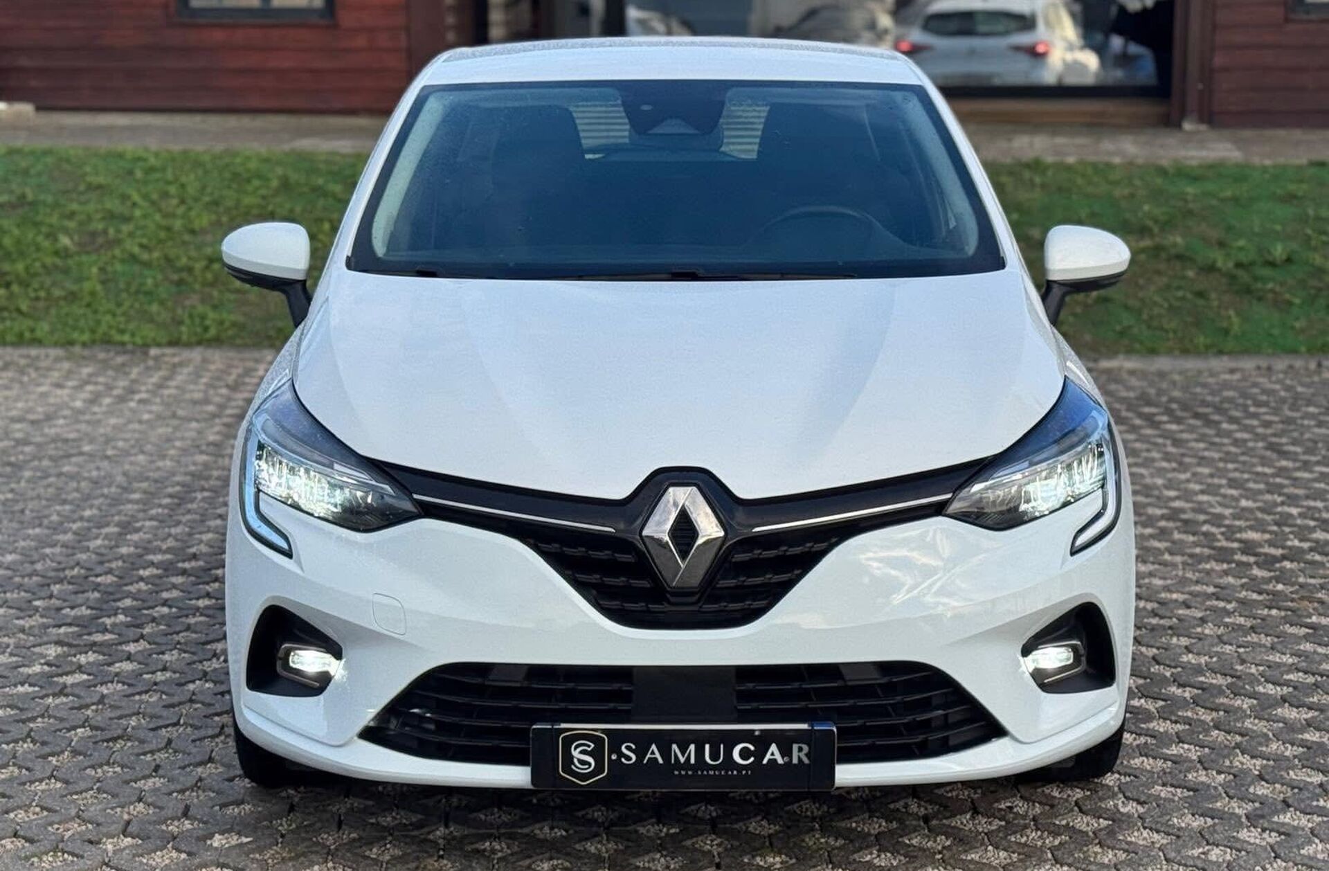 RENAULT Clio 1.6 E-Tech Intens