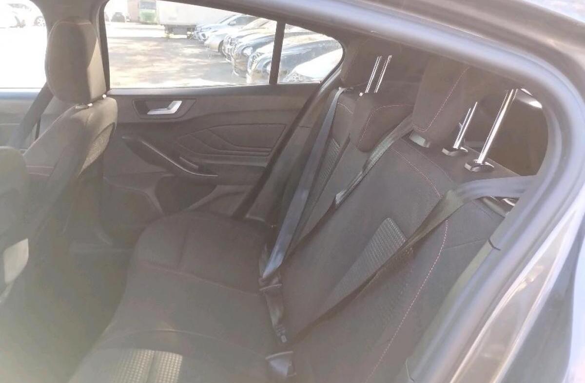 FORD Focus 1.0 EcoBoost MHEV ST-Line Aut.