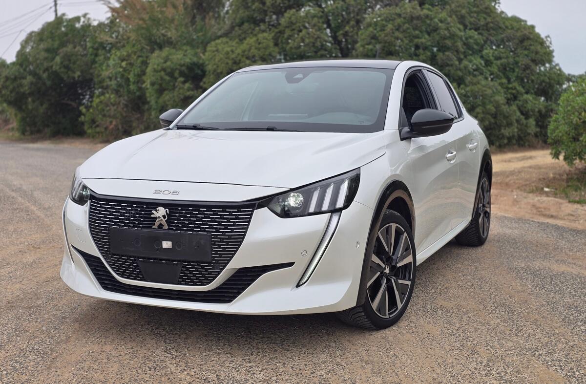 PEUGEOT 208 1.2 PureTech GT