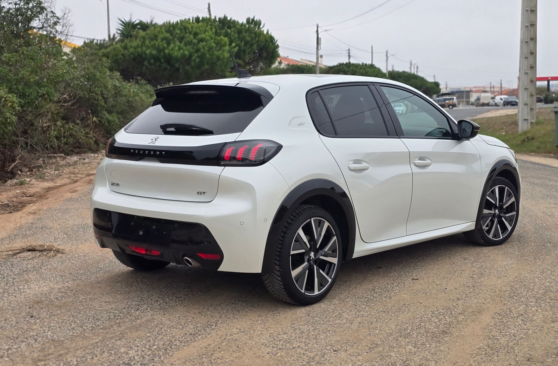 PEUGEOT 208 1.2 PureTech GT