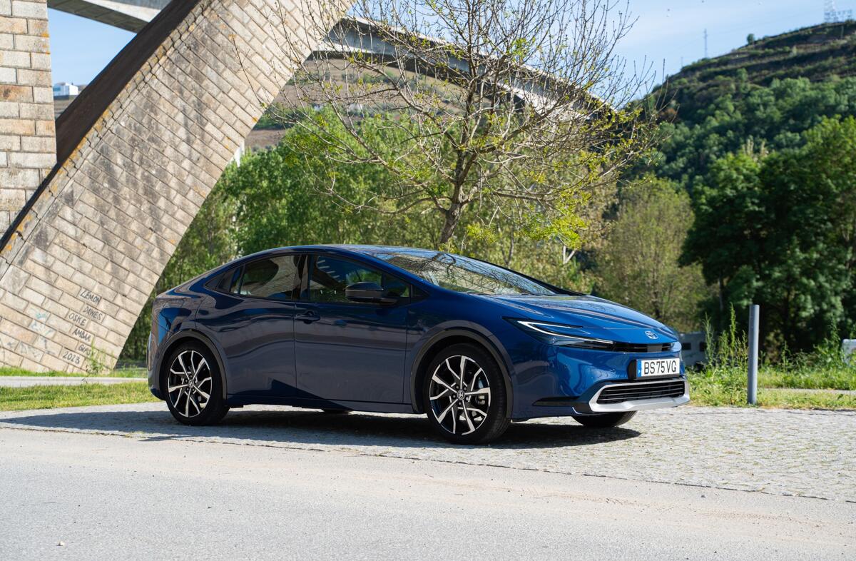 TOYOTA Prius 2.0 Plug-in Luxury