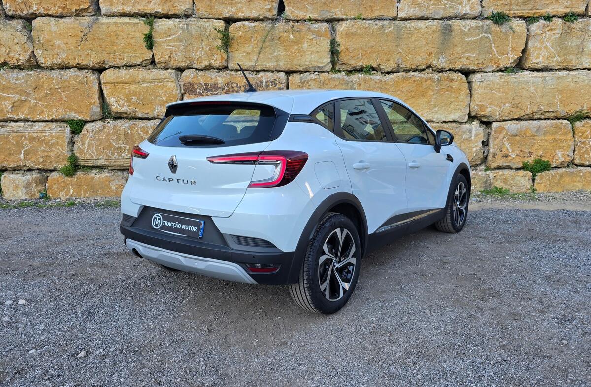 RENAULT Captur 1.3 TCe Intens EDC