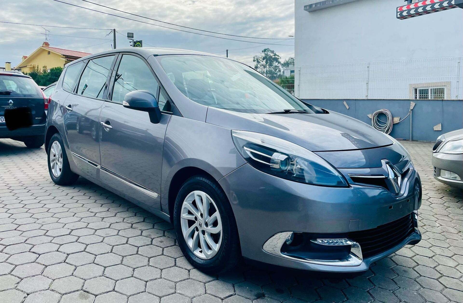 RENAULT Scénic G. 1.5 dCi Luxe 7L EDC