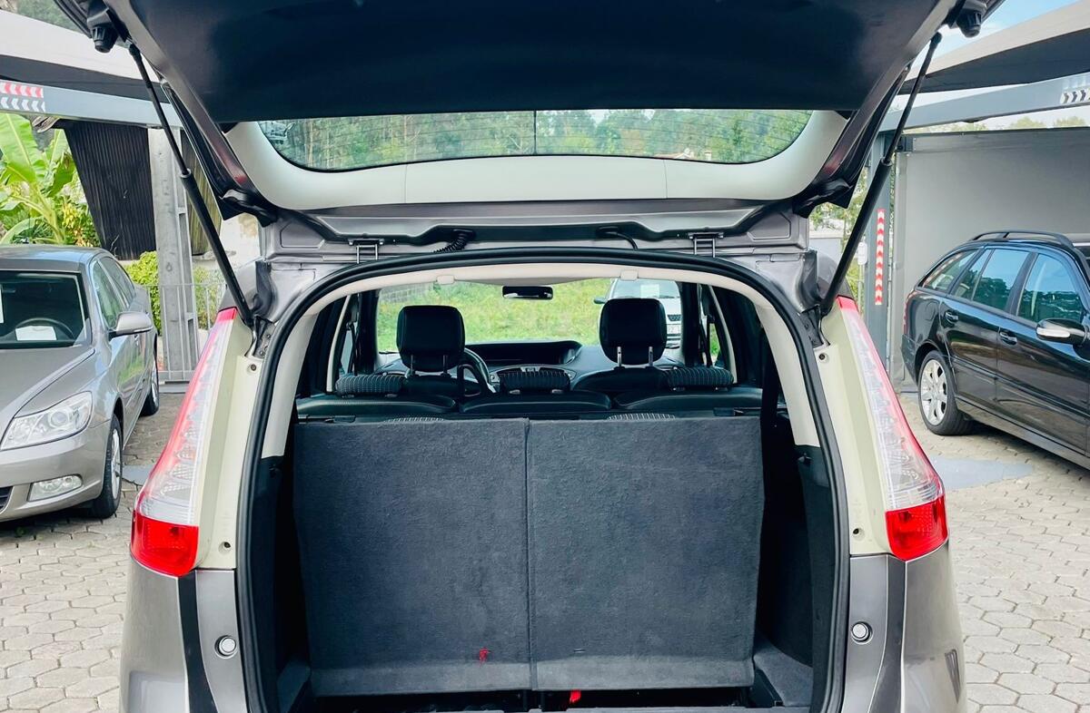 RENAULT Scénic G. 1.5 dCi Luxe 7L EDC