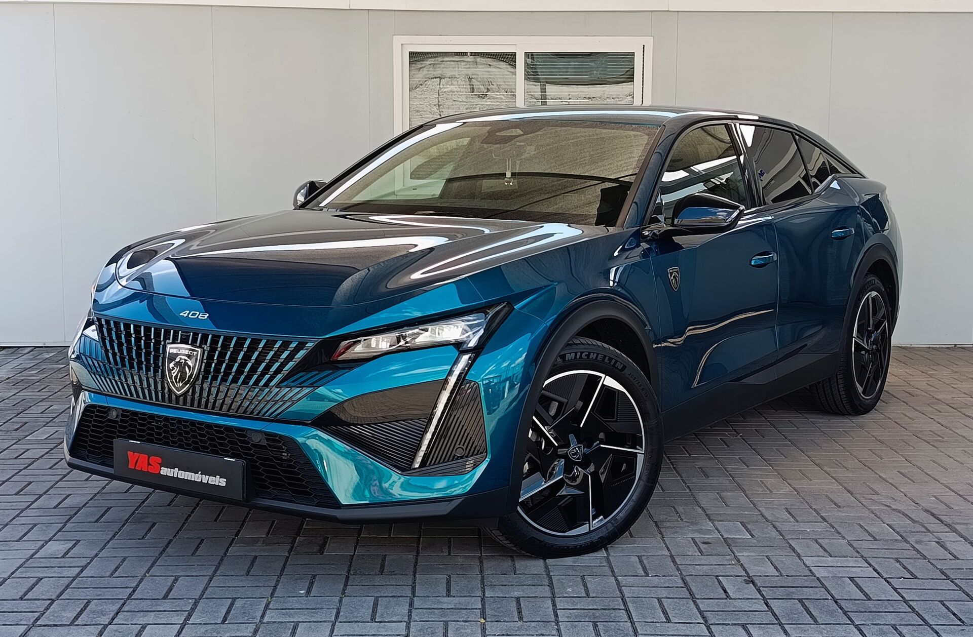 PEUGEOT 408 1.6 HYBRID GT EAT8