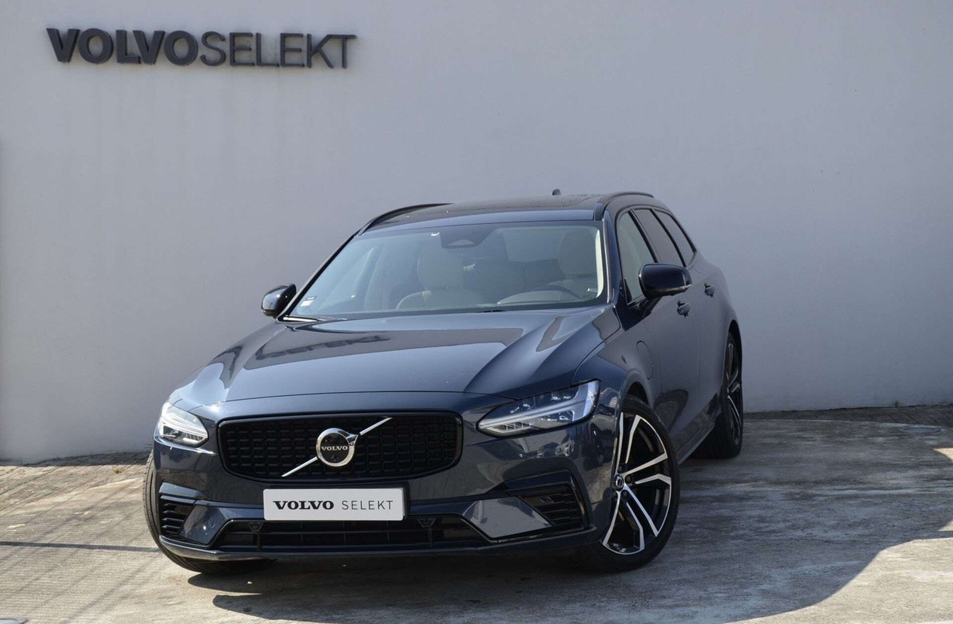 VOLVO V90 2.0 T6 PHEV Plus Dark AWD