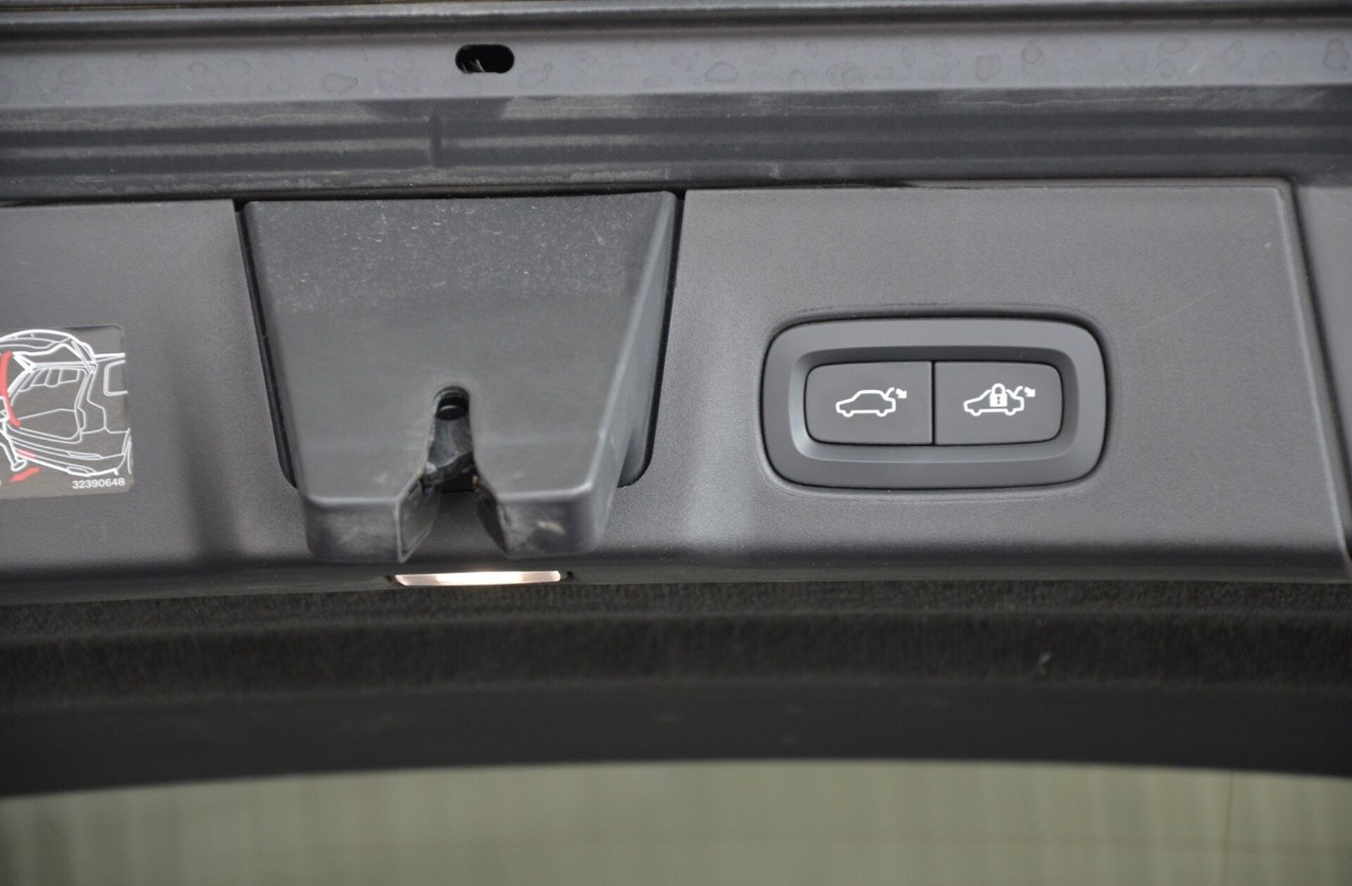 VOLVO V90 2.0 T6 PHEV Plus Dark AWD