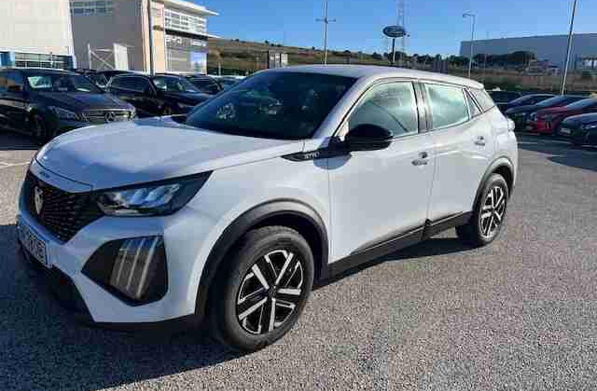 PEUGEOT 2008 1.2 PureTech Style