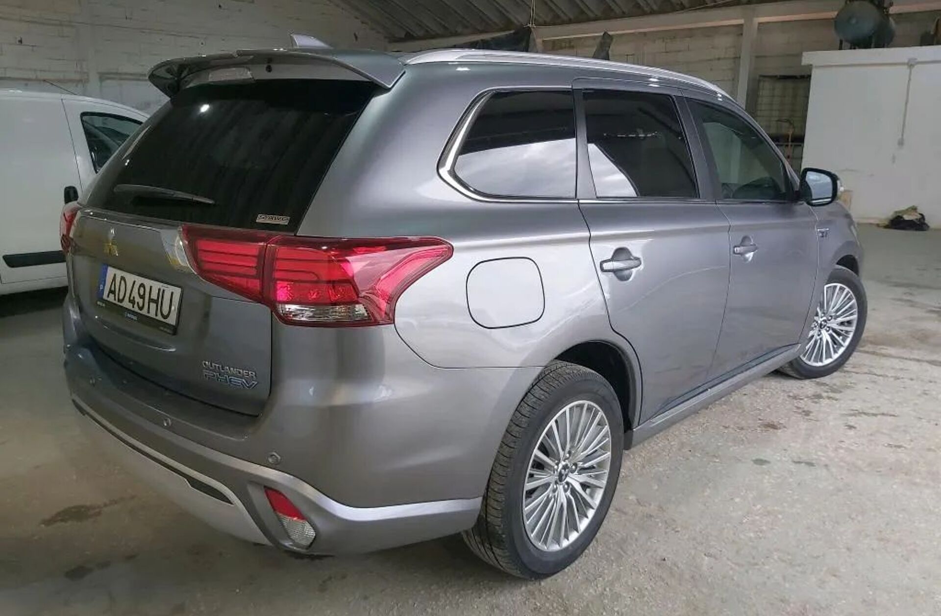 MITSUBISHI Outlander 2.4 PHEV Instyle