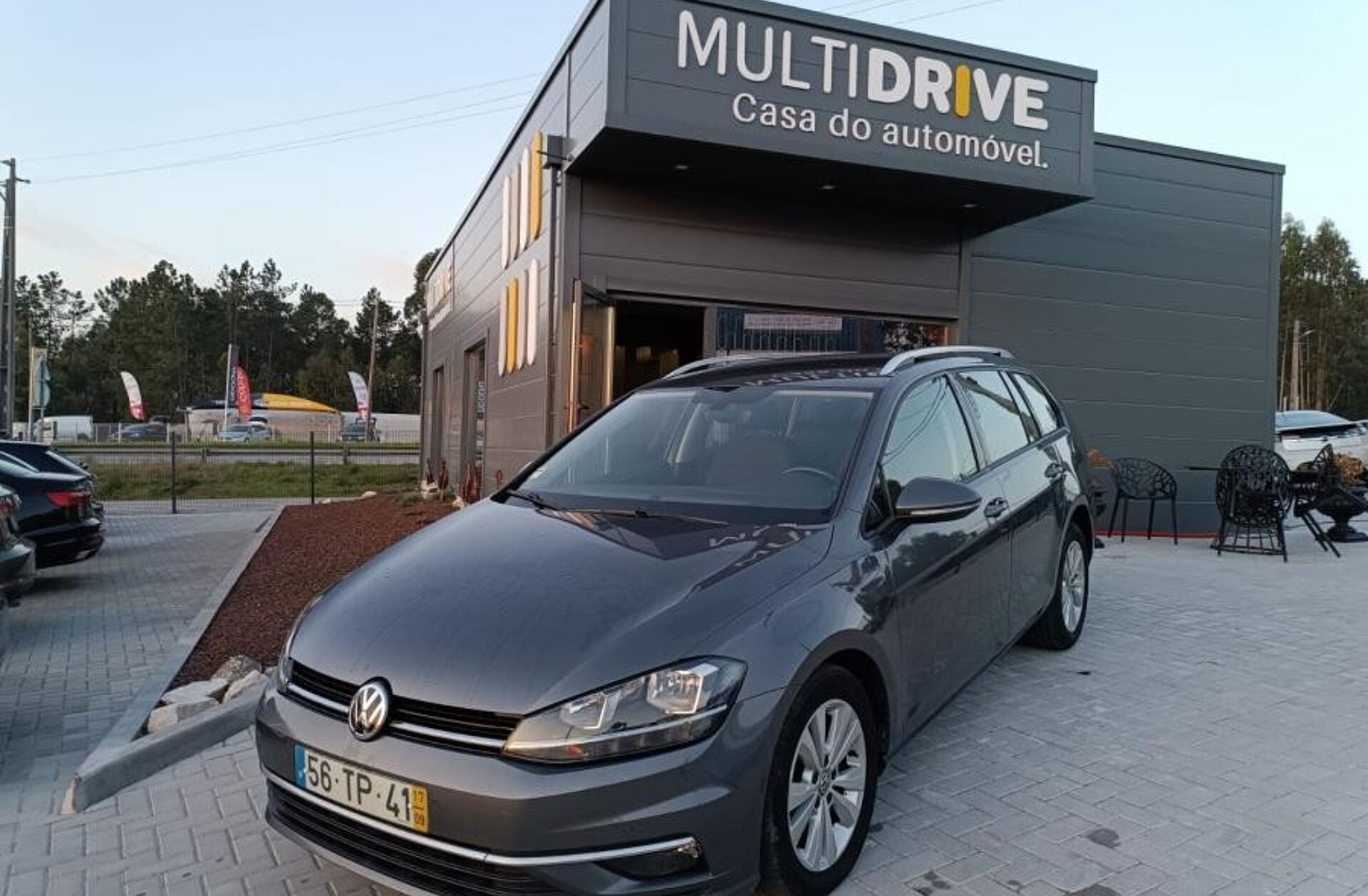 VOLKSWAGEN Golf 1.6 TDi Confortline