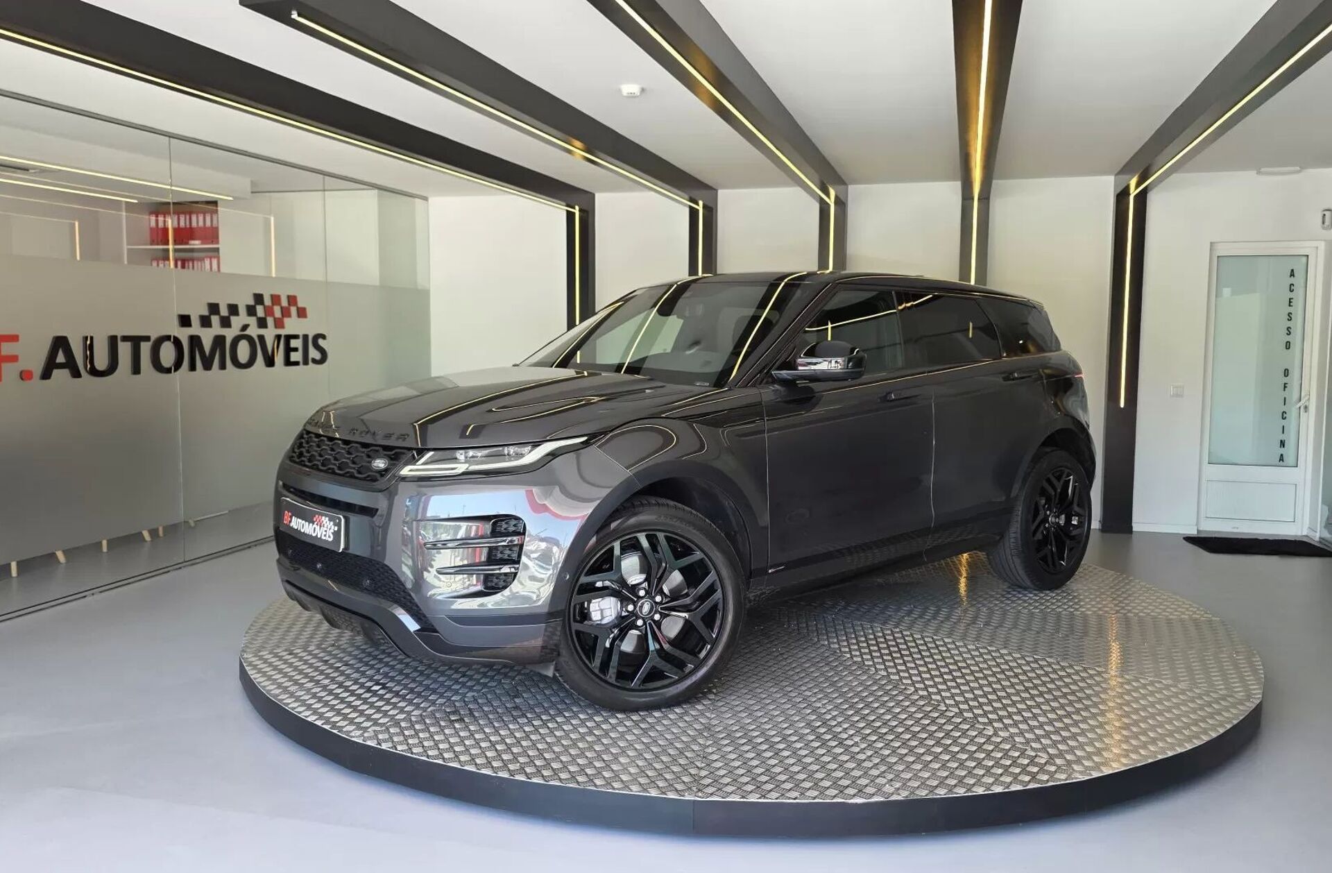 LAND ROVER Range Rover Evoque 2.0 D240 AWD R-Dynamic Auto