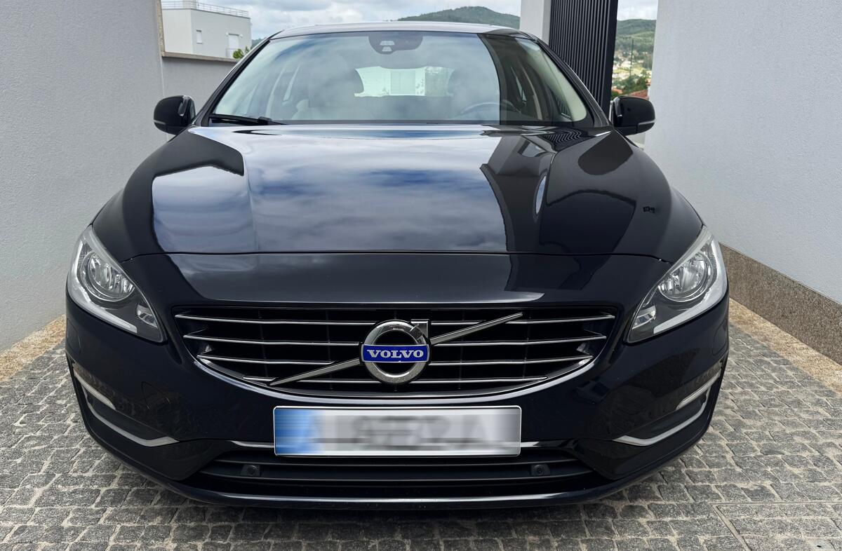 VOLVO V60 2.4 D6 Summum AWD Phev