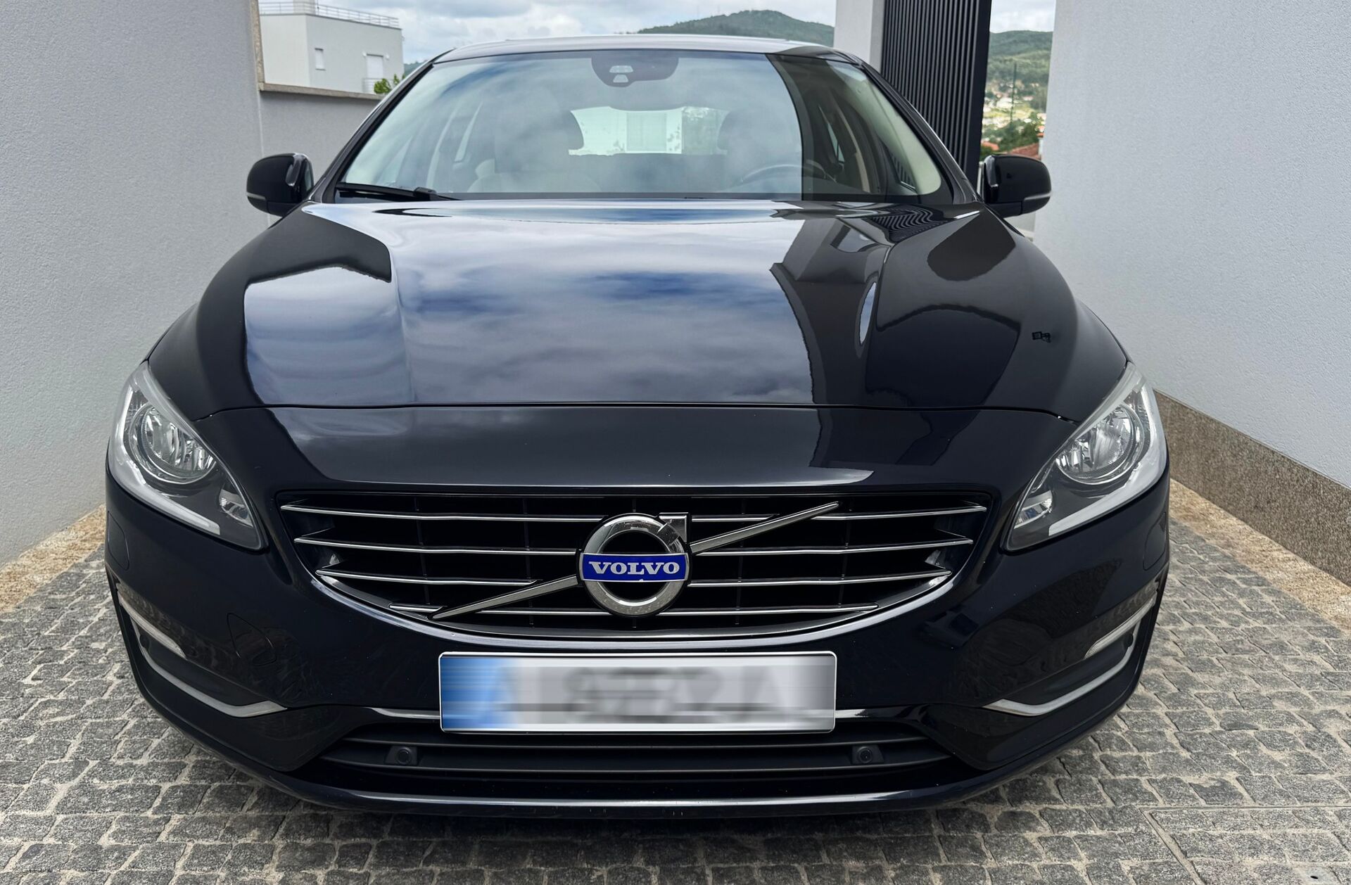 VOLVO V60 2.4 D6 Summum AWD Phev