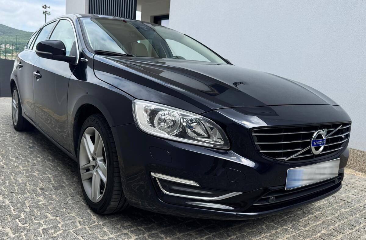 VOLVO V60 2.4 D6 Summum AWD Phev