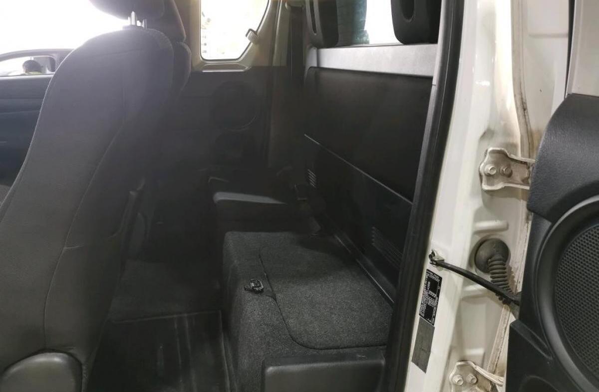 TOYOTA Hilux 2.4 D-4D 4WD CE CM