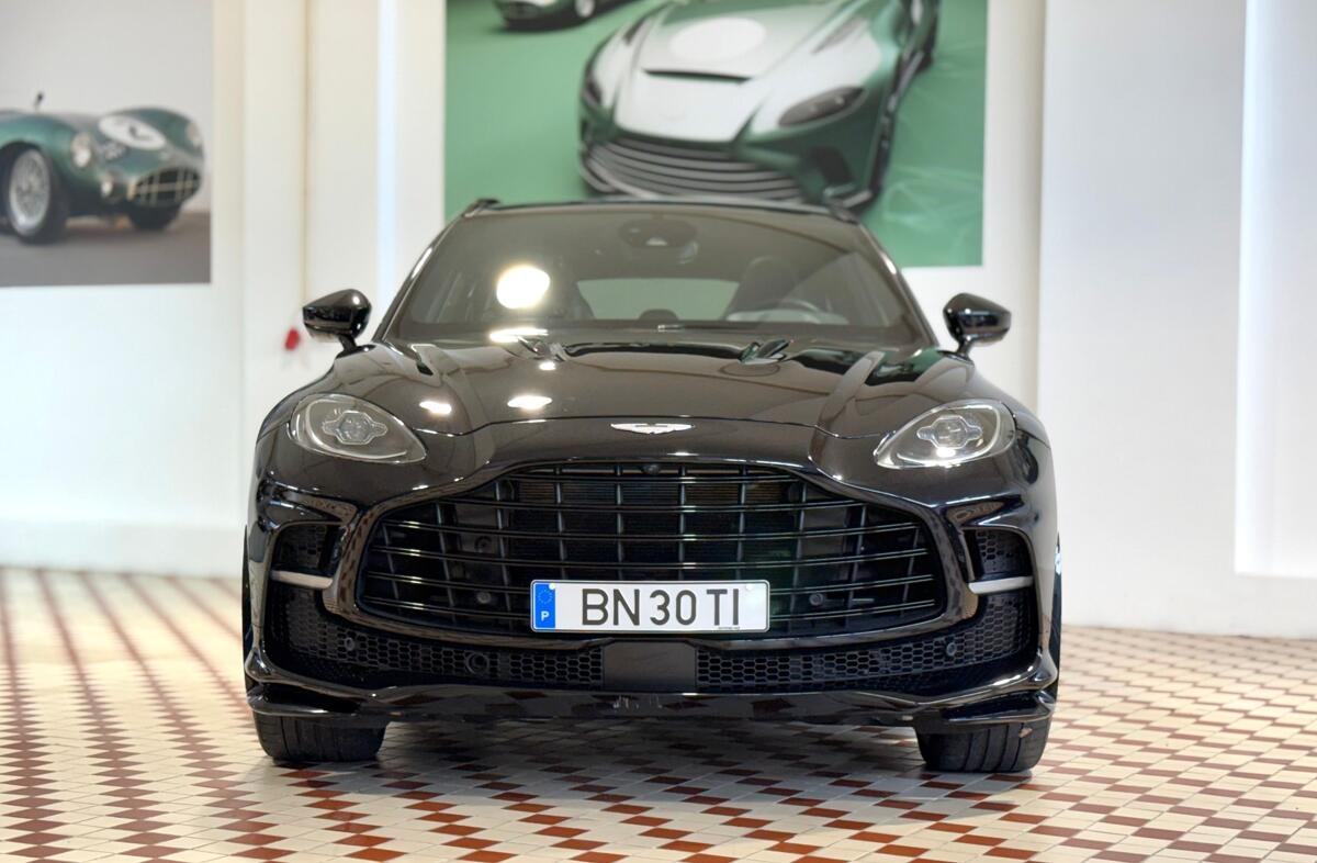 ASTON MARTIN DBX 707