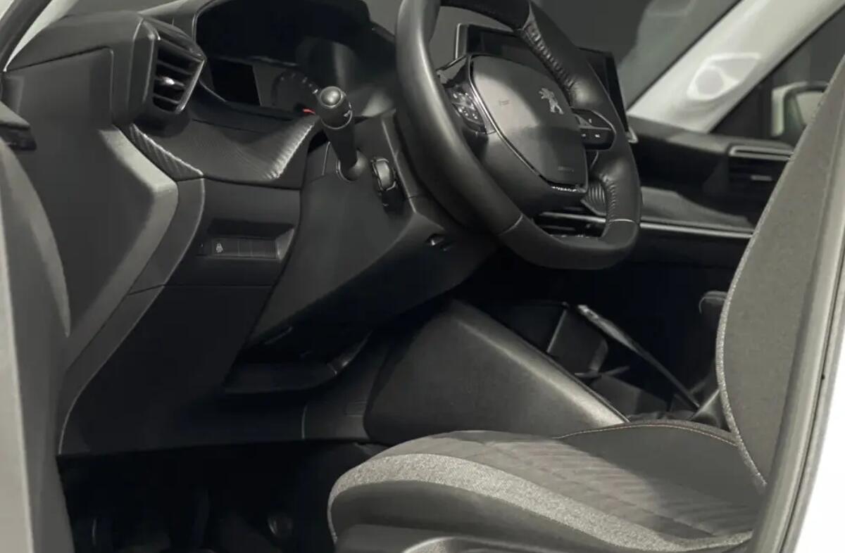 PEUGEOT 208 1.2 PureTech Active