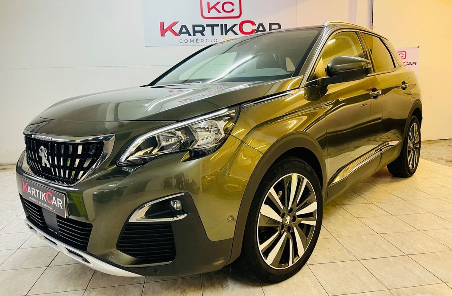 PEUGEOT 3008 1.2 PureTech Allure EAT8